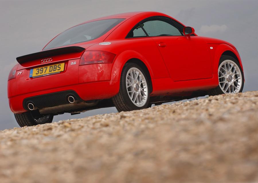  Audi TT Coupe (8N) 2003 года  (фото 18 из 31)